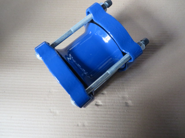 Accouplements universels (pour tuyaux en AC, PVC, acier et fonte ductile)